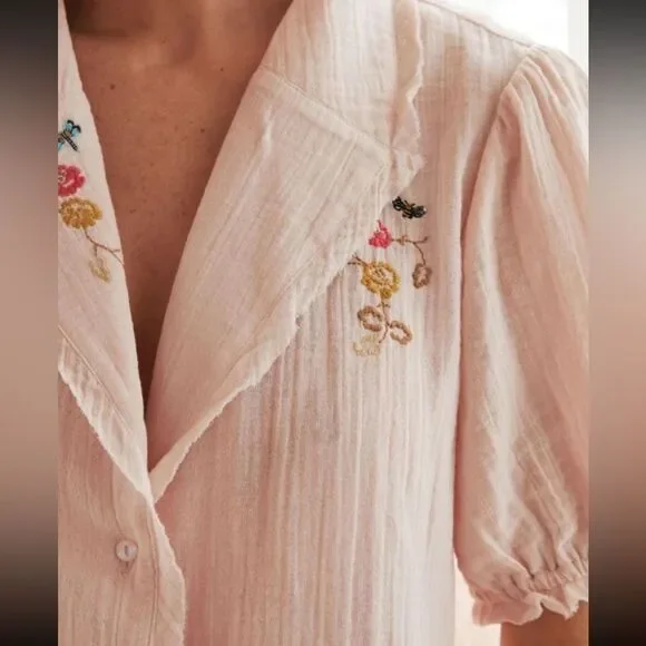 Anthropologie New Romilly Top Button-up Collared Women Size M Pink Embroidery - Picture 3 of 14